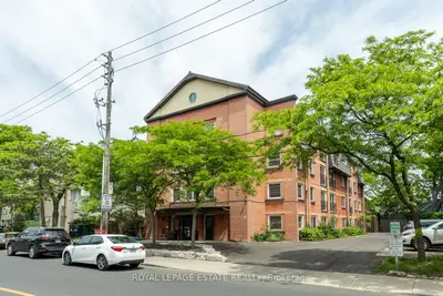 Condo Apartment in Toronto