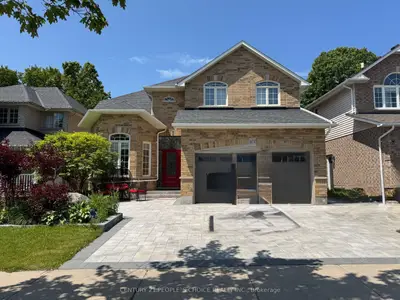 Detached in Oshawa