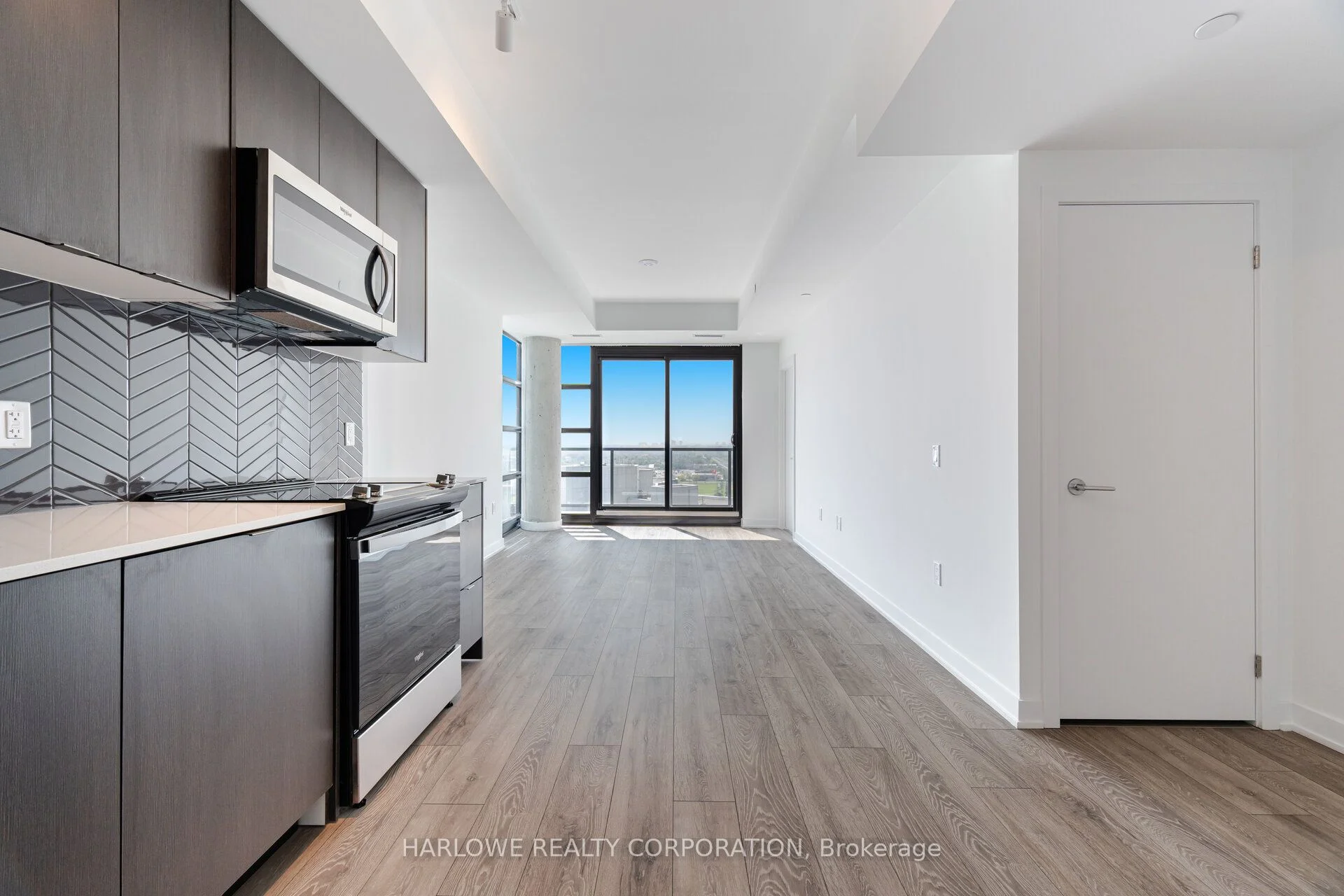 1606 Charles Street 1408 A, Whitby, ON L1N 0P1