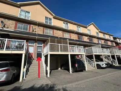 Att/Row/Townhouse in Pickering