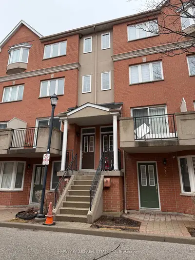 Condo Townhouse in Toronto