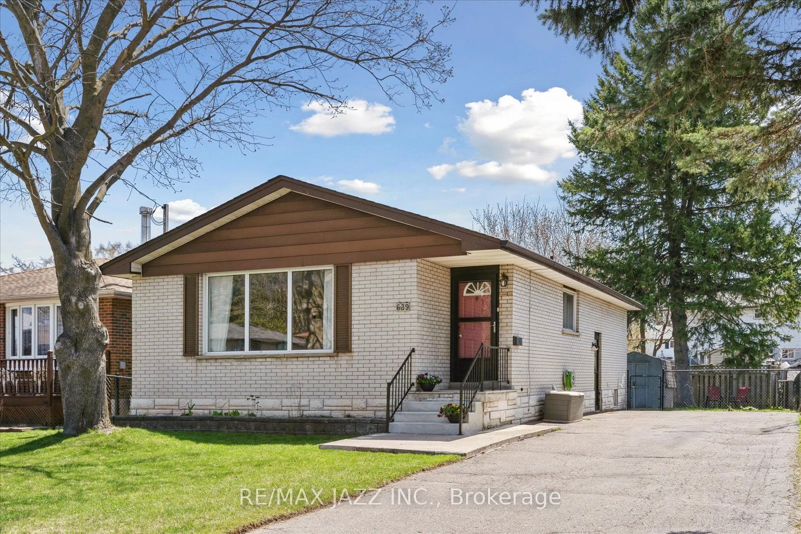 639 Athol Street E, Oshawa, ON L1H 1M2