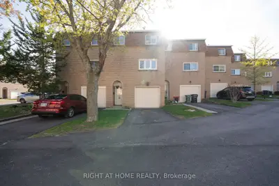 Condo Townhouse in Toronto