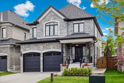 Detached in Whitby