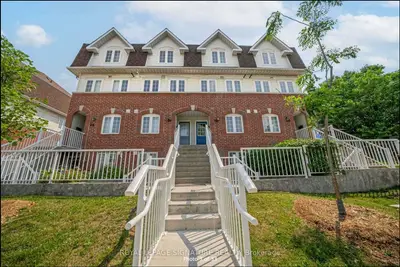 Condo Townhouse in Toronto