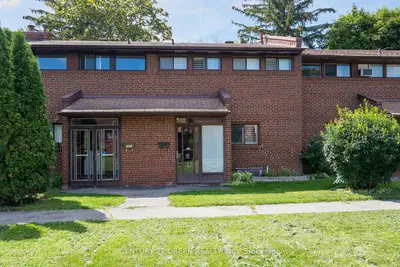 Condo Townhouse in Toronto
