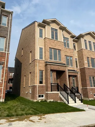 Att/Row/Townhouse in Pickering