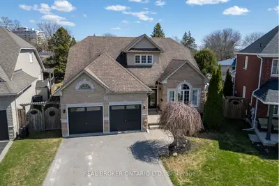 Detached in Oshawa