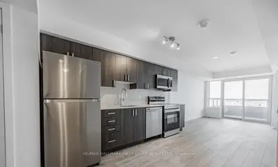 Condo Apartment in Pickering