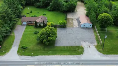 Detached in Scugog
