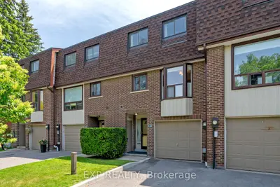 Condo Townhouse in Whitby