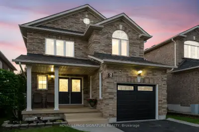 Detached in Whitby