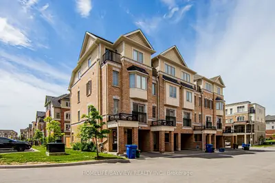 Condo Townhouse in Oshawa