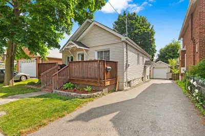 Detached in Oshawa