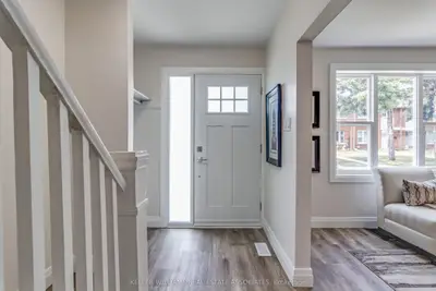 Att/Row/Townhouse in Ajax