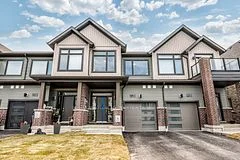 Att/Row/Townhouse in Oshawa