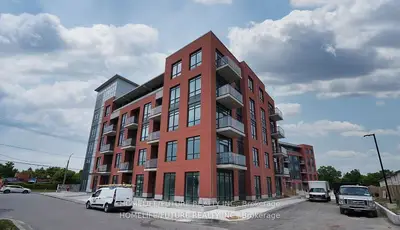 Condo Apartment in Whitby