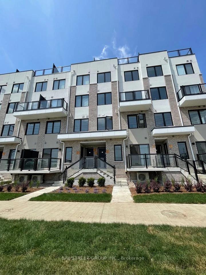 1695 Dersan Street 203, Pickering, ON L1X 0S9