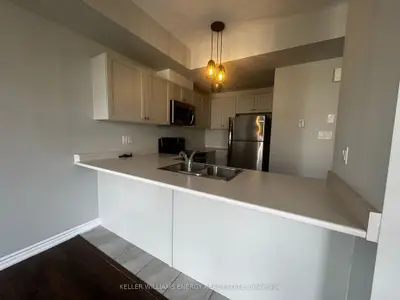 Condo Townhouse in Pickering