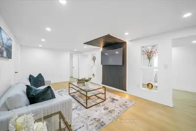 Detached in Oshawa