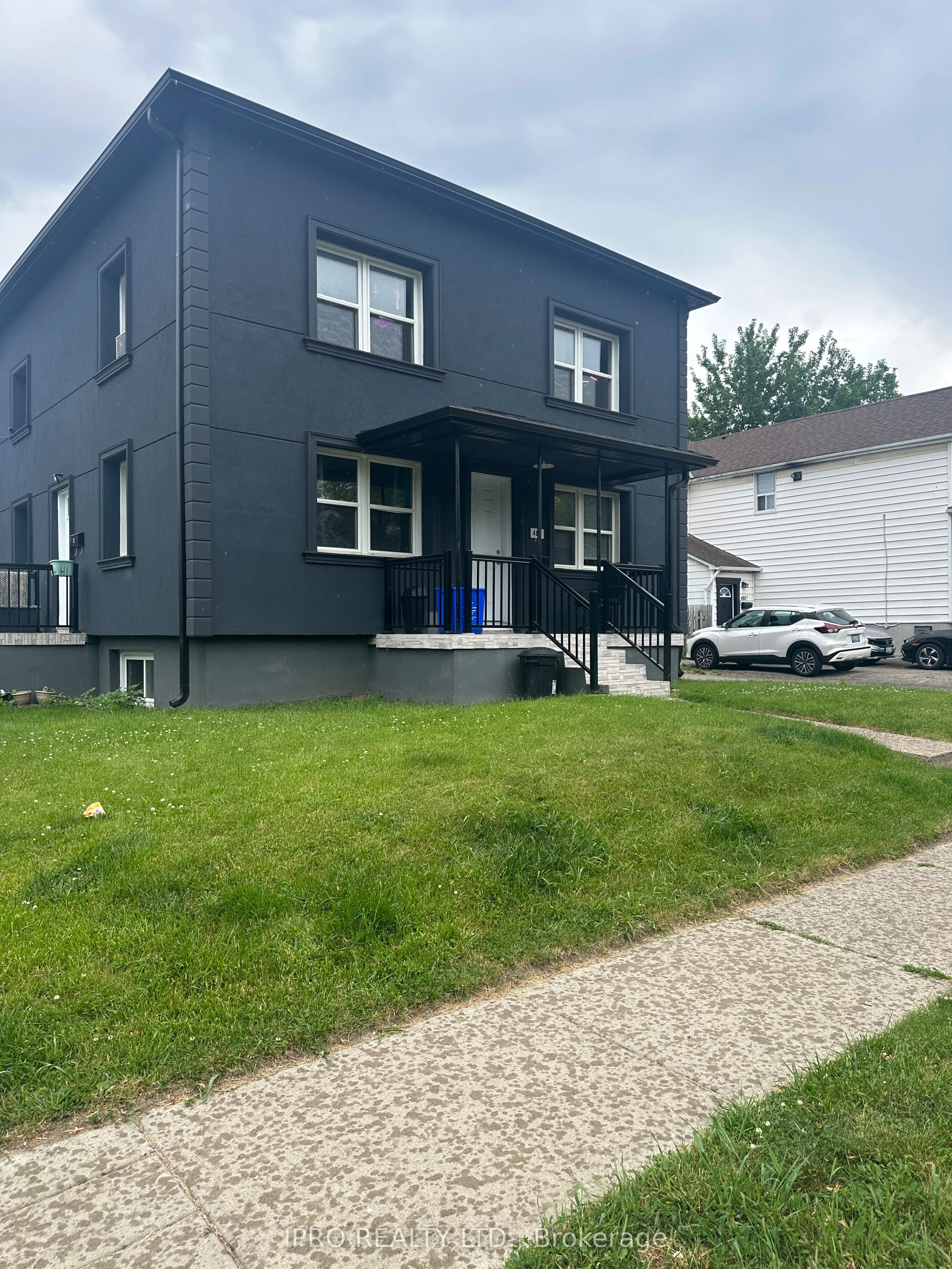 481 Howard Street #2, Oshawa, ON L1H 4Y8