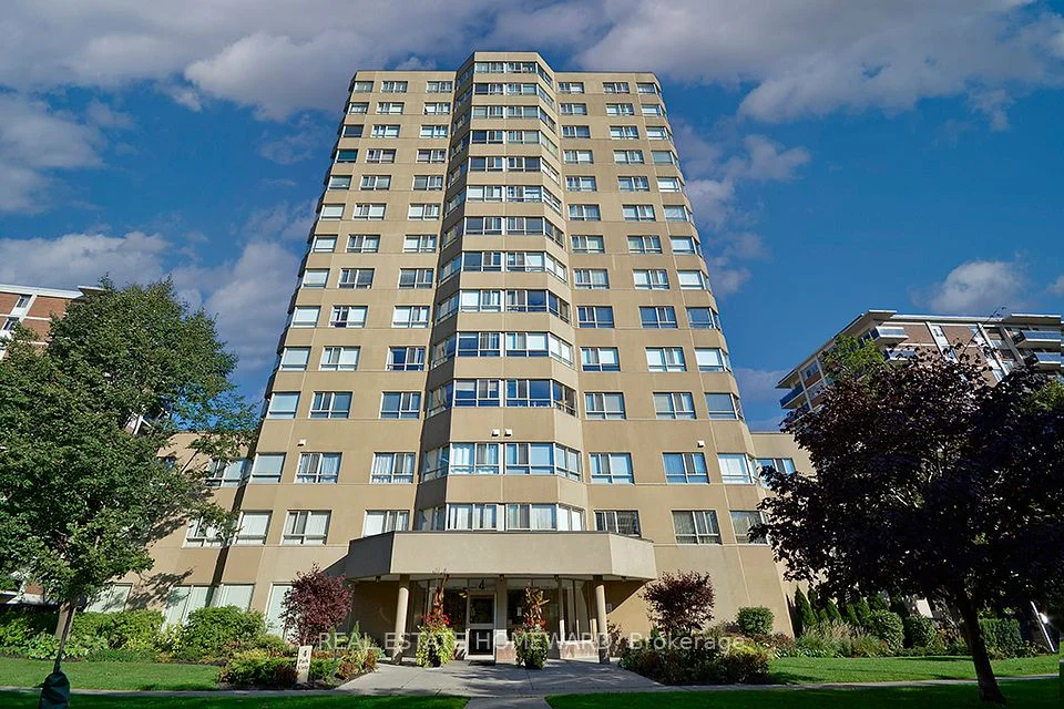 4 Park Vista Drive 1208, Toronto E03, ON M4B 3M8
