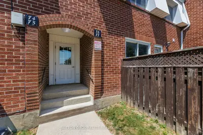 Condo Townhouse in Oshawa
