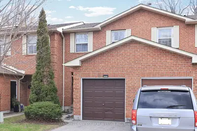 Condo Townhouse in Toronto