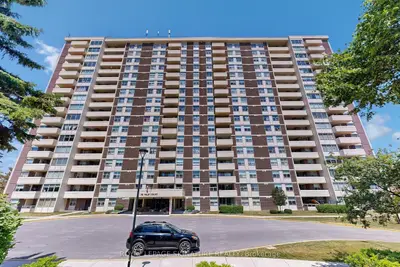 Condo Apartment in Ajax
