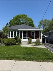 210 GREENWOOD Street, Oshawa, ON L1J 1W6