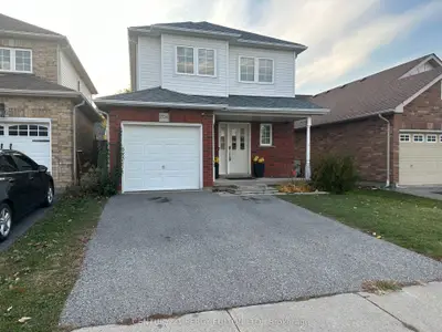 Detached in Oshawa