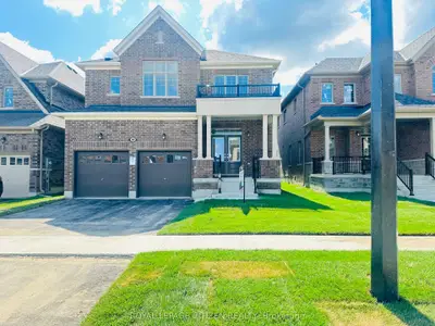 Detached in Scugog