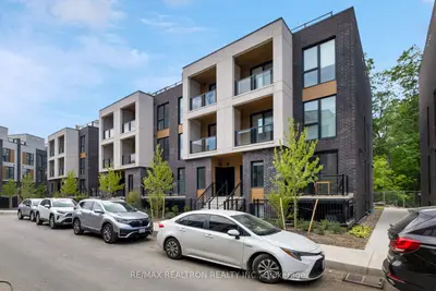 Condo Townhouse in Toronto