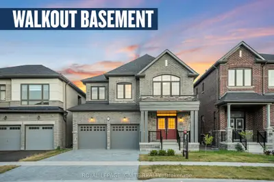 Detached in Oshawa
