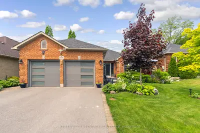 Detached in Oshawa