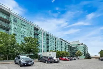 Condo Apartment in Toronto