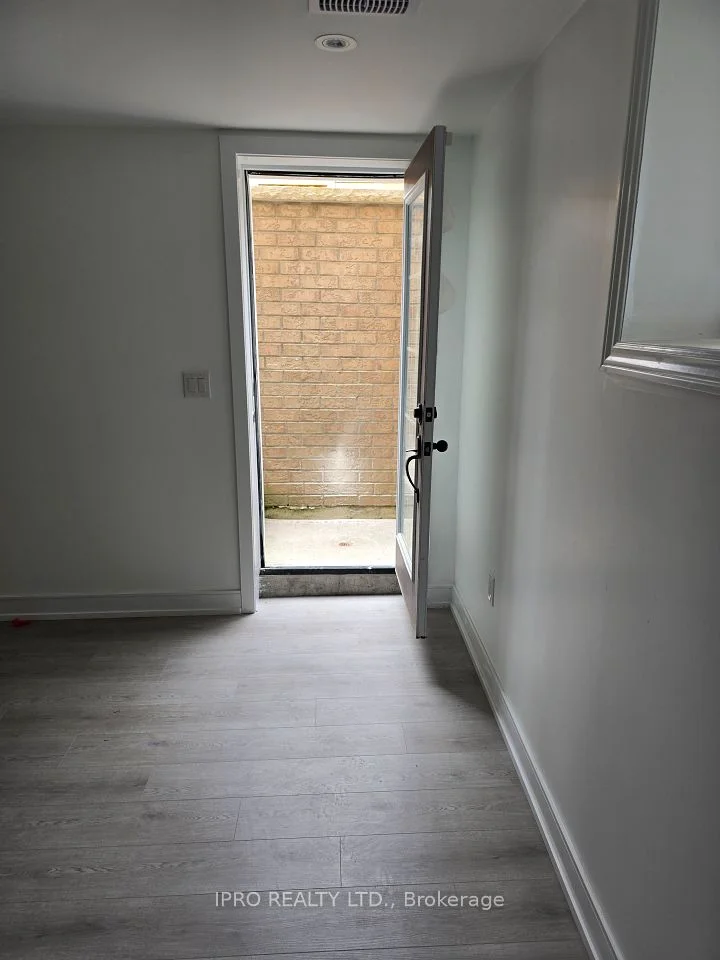 1109 Nugent Court Basement, Oshawa, ON L1K 0Y4