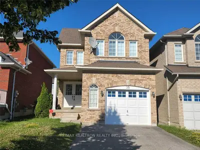Detached in Whitby