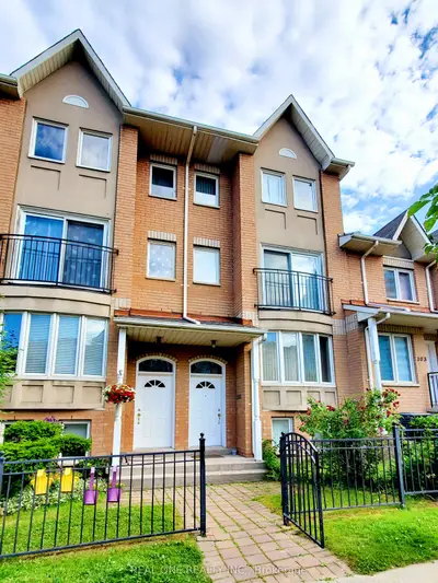 Condo Townhouse in Toronto