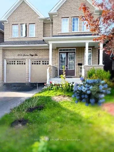 Detached in Oshawa