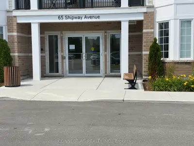 Common Element Condo in Clarington