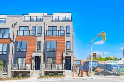 Condo Townhouse in Toronto