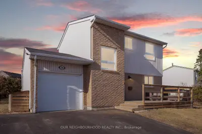 Detached Condo in Ajax