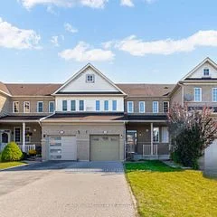Att/Row/Townhouse in Whitby