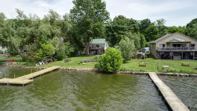 Detached in Scugog