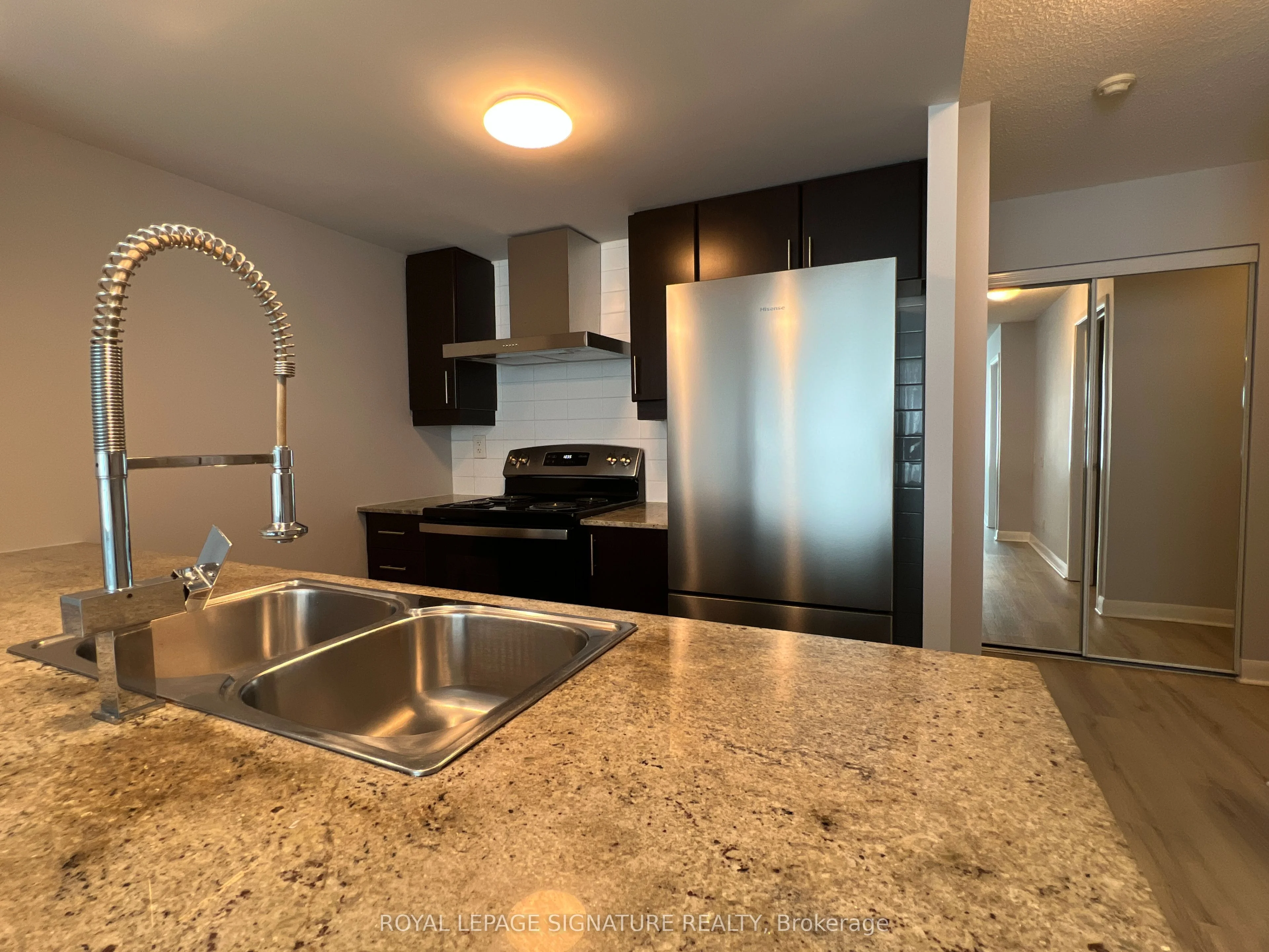 25 Town Centre Court 1206, Toronto E09, ON M1P 0B4