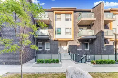 Condo Townhouse in Toronto