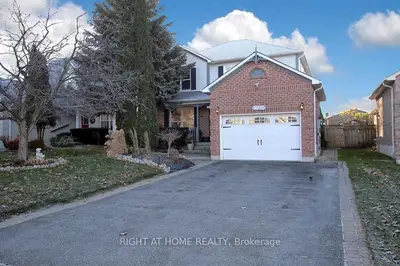 Detached in Oshawa