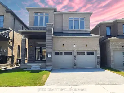 Detached in Oshawa