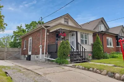 Detached in Oshawa